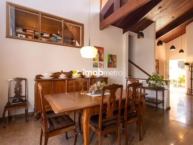 Casa com 390m² 5 quartos e 4 banheiros, para alugar, no bairro Jardim das Paineiras em Campinas