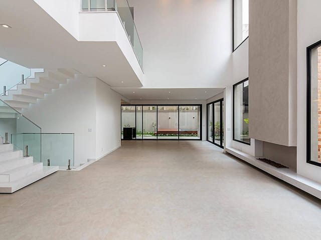 Casa com 480m² 1 quarto e 3 banheiros, à venda, no bairro Alphaville em Santana de Parnaíba