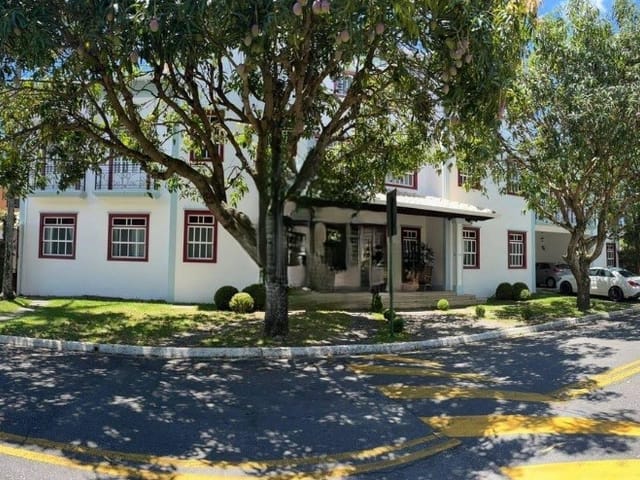 Casa 4 quartos e 6 banheiros, à venda ou para alugar, no bairro Urbanova em São José dos Campos