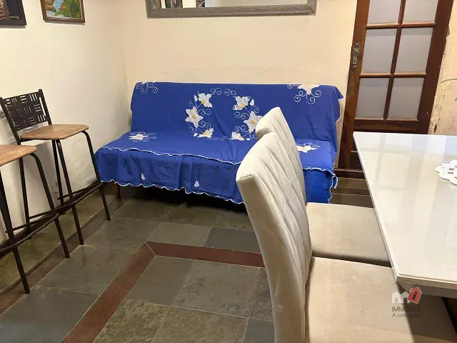 Casa com 308m² 3 quartos e 2 banheiros, à venda, no bairro Mosela em Petrópolis