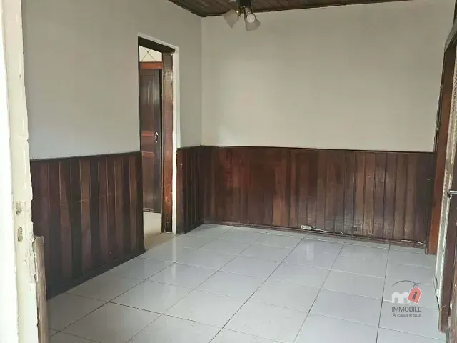 Casa 2 quartos e 1 banheiro, para alugar, no bairro Corrêas em Petrópolis