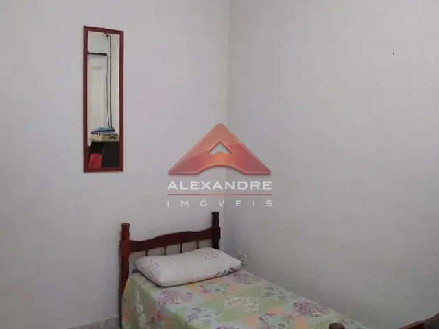 Casa com 250m² 3 quartos e 1 banheiro, à venda, no bairro Jardim Ismênia em São José dos Campos