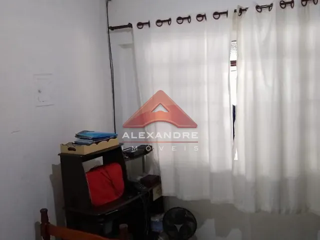 Casa com 250m² 3 quartos e 1 banheiro, à venda, no bairro Jardim Ismênia em São José dos Campos