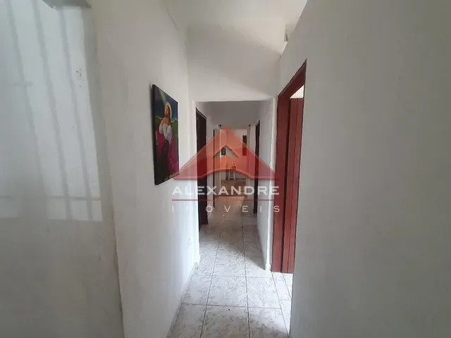 Casa com 250m² 3 quartos e 1 banheiro, à venda, no bairro Jardim Ismênia em São José dos Campos