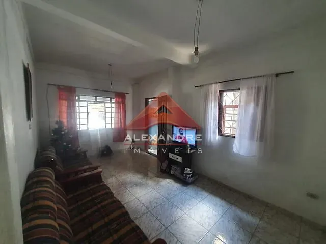 Casa com 250m² 3 quartos e 1 banheiro, à venda, no bairro Jardim Ismênia em São José dos Campos