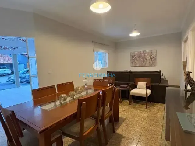 Casa 4 quartos e 1 banheiro, à venda ou para alugar, no bairro Urbanova I em São José dos Campos