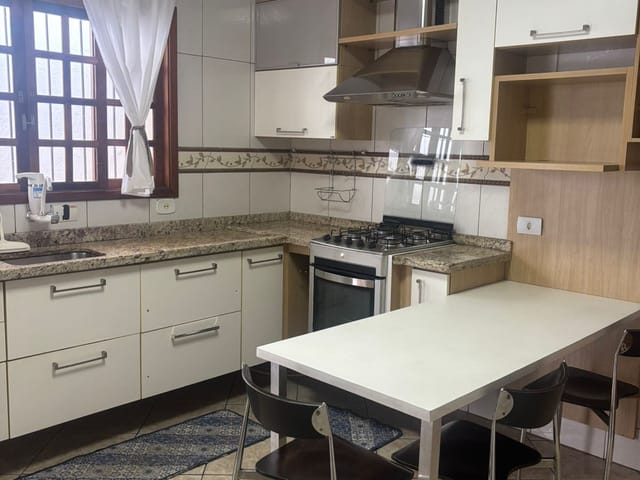 Casa com 168m² 3 quartos e 2 banheiros, à venda, no bairro Jardim das Belezas em Carapicuíba