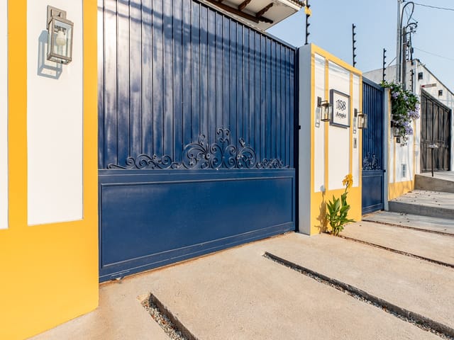 Casa com 450m² 4 quartos e 6 banheiros, à venda, no bairro Chácara Monte Alegre em São Paulo