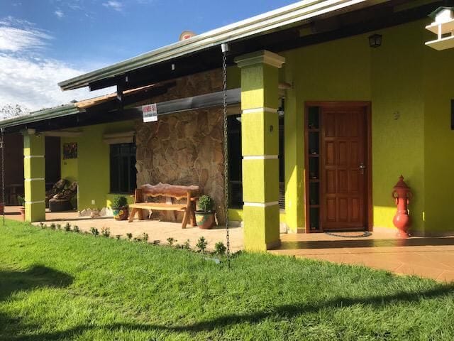 Foto do Casa - Casa com 4 dormitórios à venda, 210 m² por R$ 480.000,00 - Rio Quente-Sede Municipal - Rio Quente/GO | ZUCATO IMOBILIARIA LTDA