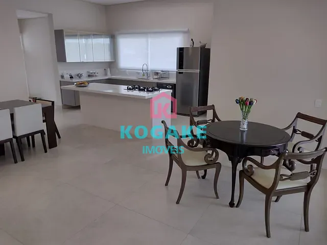 Casa com 600m² 3 quartos e 4 banheiros, à venda, no bairro Urbanova em São José dos Campos