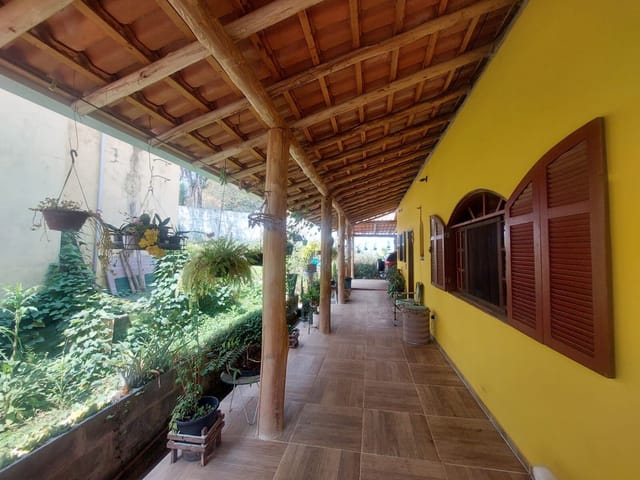 Casa com 1801m² 2 quartos e 3 banheiros, à venda, no bairro Paisagem Renoir em Cotia