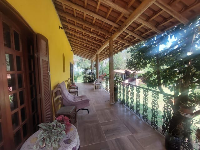 Casa com 1801m² 2 quartos e 3 banheiros, à venda, no bairro Paisagem Renoir em Cotia