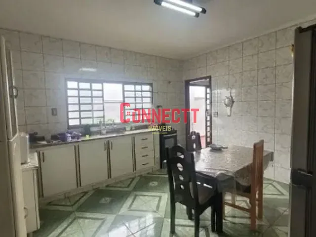 Casa com 270m² 3 quartos e 2 banheiros, à venda, no bairro Vila Tiberio em Ribeirão Preto