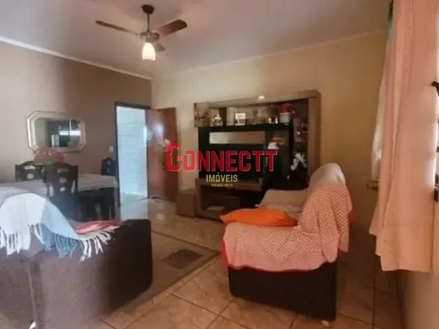Casa com 270m² 3 quartos e 2 banheiros, à venda, no bairro Vila Tiberio em Ribeirão Preto
