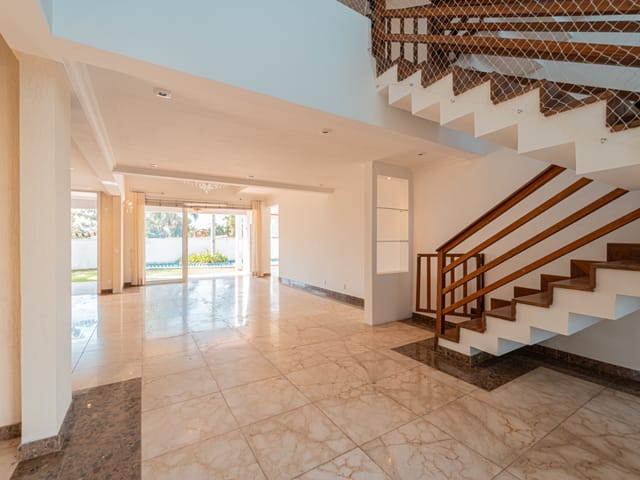 Foto do Casa - Casa em condomínio para venda com 6 quartos, sendo 4 suítes, 700m² | Lares e Andares Imóveis
