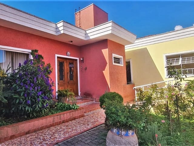 Casa com 1006m² 5 quartos e 5 banheiros, à venda, no bairro Vila Hortência em Cotia