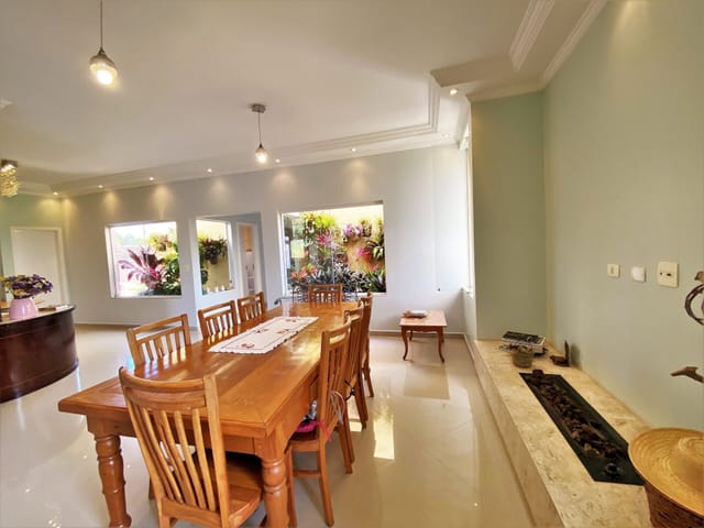 Casa com 1006m² 5 quartos e 5 banheiros, à venda, no bairro Vila Hortência em Cotia