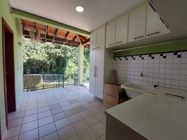 Casa com 472m² 4 quartos e 7 banheiros, à venda, no bairro São Paulo II em Cotia