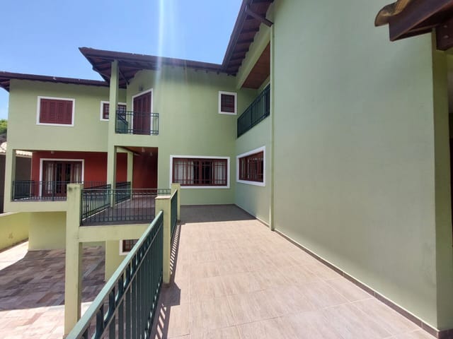 Casa com 472m² 4 quartos e 7 banheiros, à venda, no bairro São Paulo II em Cotia