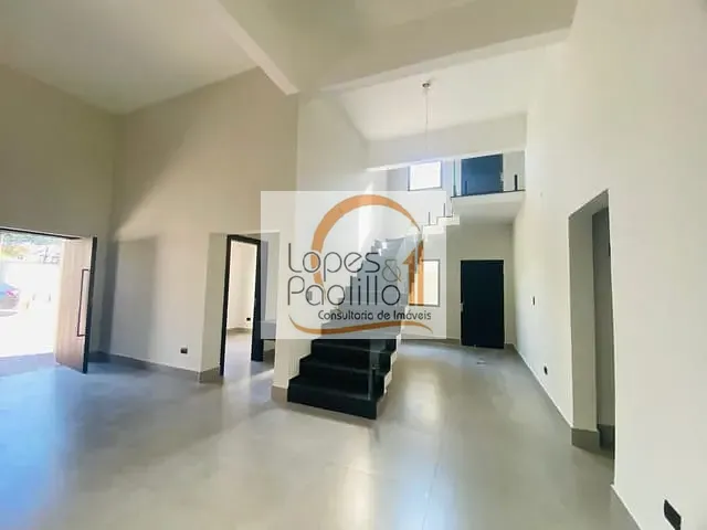 Casa com 379m² 3 quartos e 4 banheiros, à venda ou para alugar, no bairro Vila Santista em Atibaia