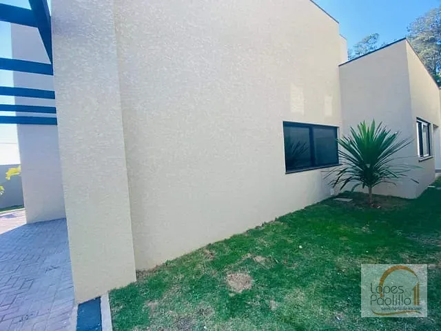 Casa com 379m² 3 quartos e 4 banheiros, à venda ou para alugar, no bairro Vila Santista em Atibaia
