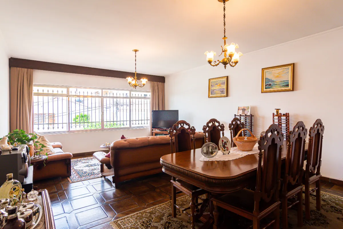 Casa para venda em Jardim Iracema com 3 quartos, sendo 3 suítes, 290m²