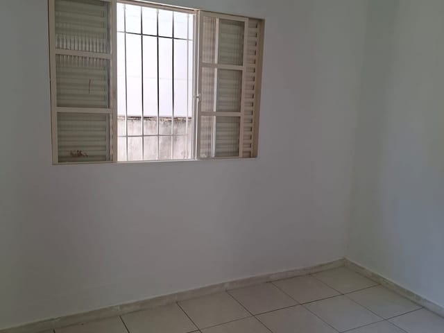 Casa com 35m² 2 quartos e 1 banheiro, para alugar, no bairro km 18 em Osasco