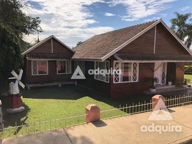 Casa com 2400m² 3 quartos e 1 banheiro, à venda, no bairro Centro em Carambeí