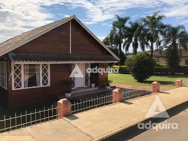 Casa com 2400m² 3 quartos e 1 banheiro, à venda, no bairro Centro em Carambeí