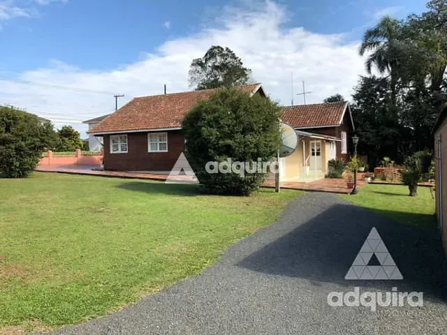Casa com 2400m² 3 quartos e 1 banheiro, à venda, no bairro Centro em Carambeí