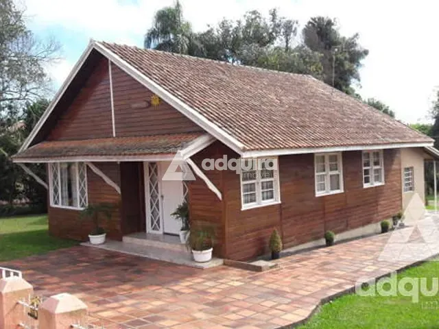 Casa com 2400m² 3 quartos e 1 banheiro, à venda, no bairro Centro em Carambeí