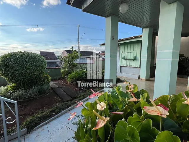 Casa com 660m² 4 quartos e 4 banheiros, à venda, no bairro Estrela em Ponta Grossa