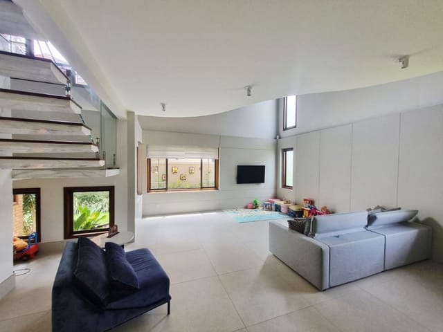 Casa 4 quartos e 3 banheiros, à venda, no bairro Condomínio Esplanada do Sol em São José dos Campos