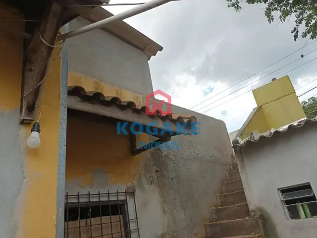 Casa com 235m² 4 quartos e 2 banheiros, à venda, no bairro Conjunto Residencial Trinta e Um de Março em São José dos Campos