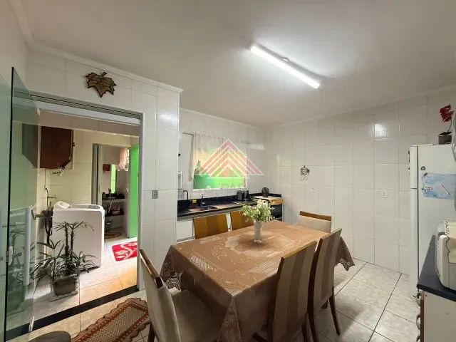 Casa com 462m² 2 quartos e 1 banheiro, à venda, no bairro Jardim Mauá em Mauá