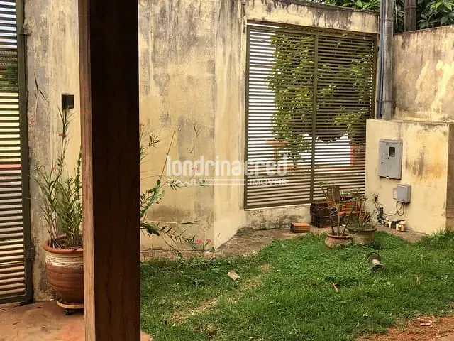 Casa 2 quartos e 2 banheiros, à venda, no bairro Alto da Boa Vista em Londrina