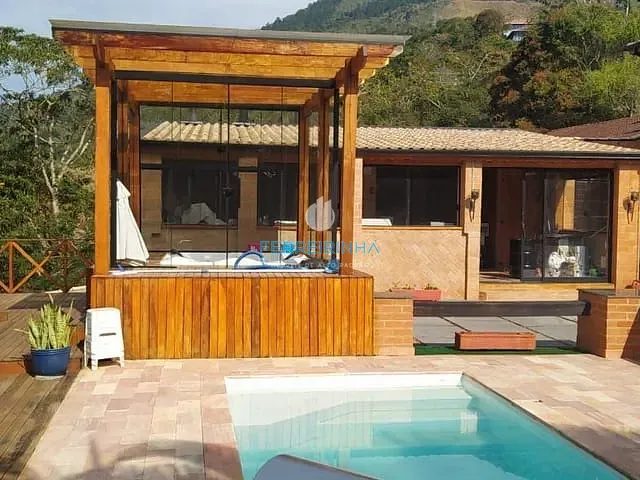 Casa com 2314m² 3 quartos e 2 banheiros, à venda, no bairro Alto do Piracuama em Pindamonhangaba