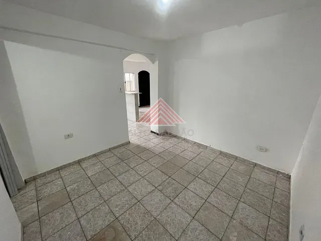 Casa com 60m² 2 quartos e 1 banheiro, para alugar, no bairro Jardim Pilar em Mauá