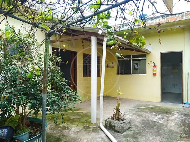 Casa com 250m² 3 quartos e 2 banheiros, à venda, no bairro Terceira Divisão de Interlagos em São Paulo