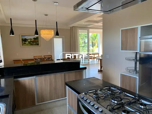 Casa com 562m² 4 quartos e 5 banheiros, para alugar, no bairro Chácaras Silvania em Valinhos