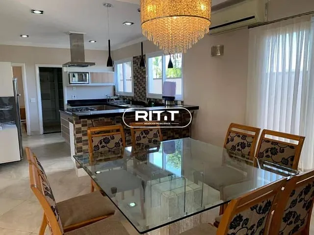 Casa com 562m² 4 quartos e 5 banheiros, para alugar, no bairro Chácaras Silvania em Valinhos