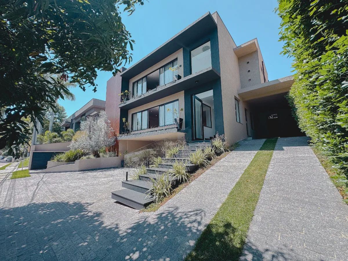 Casa no condomínio Alphaville Residencial 01 para venda com 5 quartos, sendo 5 suítes, 583m²