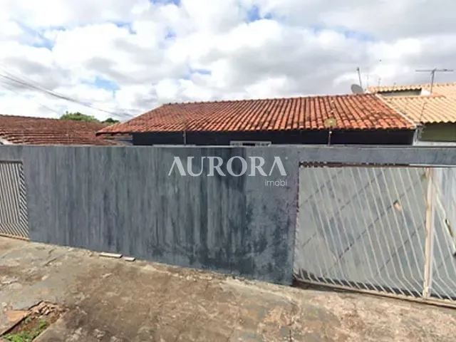 Casa com 300m² 3 quartos e 2 banheiros, à venda, no bairro C.R. Antares em Londrina