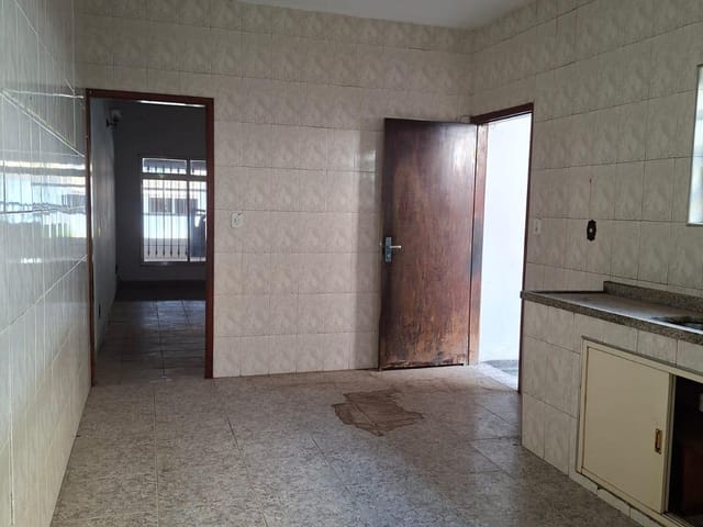 Casa com 250m² 3 quartos e 1 banheiro, à venda, no bairro km 18 em Osasco