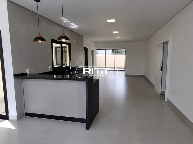 Casa com 300m² 3 quartos e 4 banheiros, à venda, no bairro Parque Brasil 500 em Paulínia