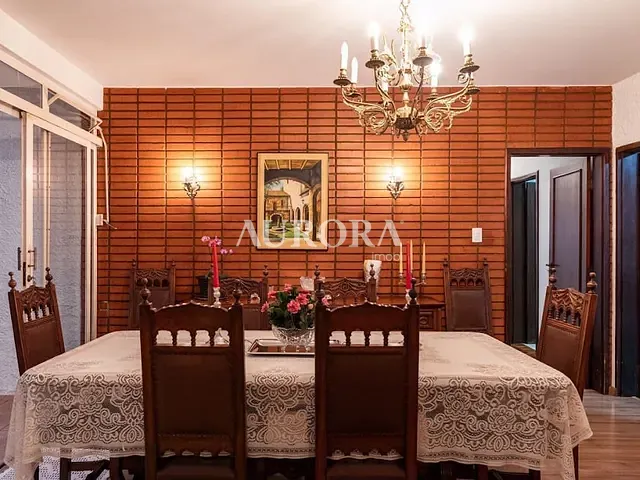 Casa com 476m² 3 quartos e 4 banheiros, à venda, no bairro Canadá em Londrina