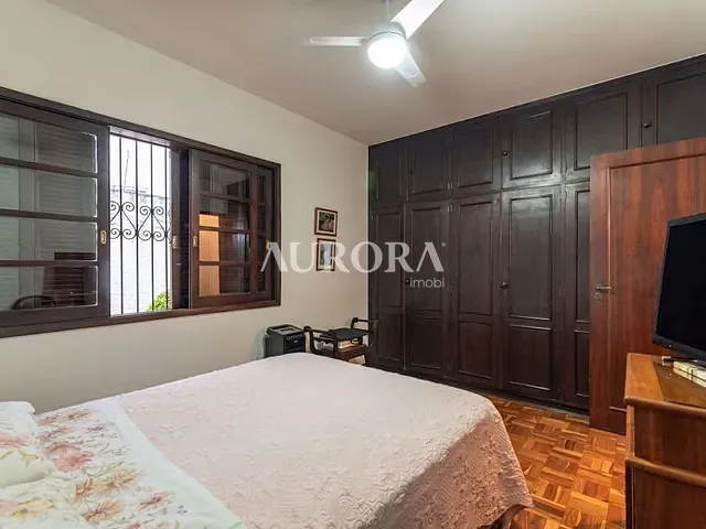 Casa com 476m² 3 quartos e 4 banheiros, à venda, no bairro Canadá em Londrina