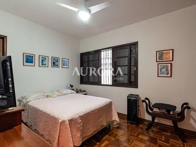 Casa com 476m² 3 quartos e 4 banheiros, à venda, no bairro Canadá em Londrina