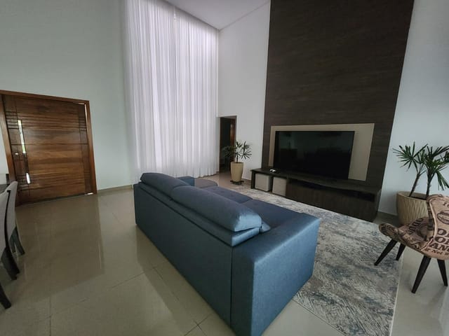 Casa 3 quartos e 4 banheiros, à venda, no bairro Condomínio Residencial Colinas do Paratehy em São José dos Campos
