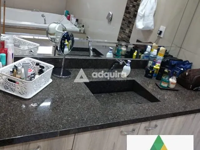Casa com 190m² 3 quartos e 4 banheiros, à venda, no bairro Ronda em Ponta Grossa